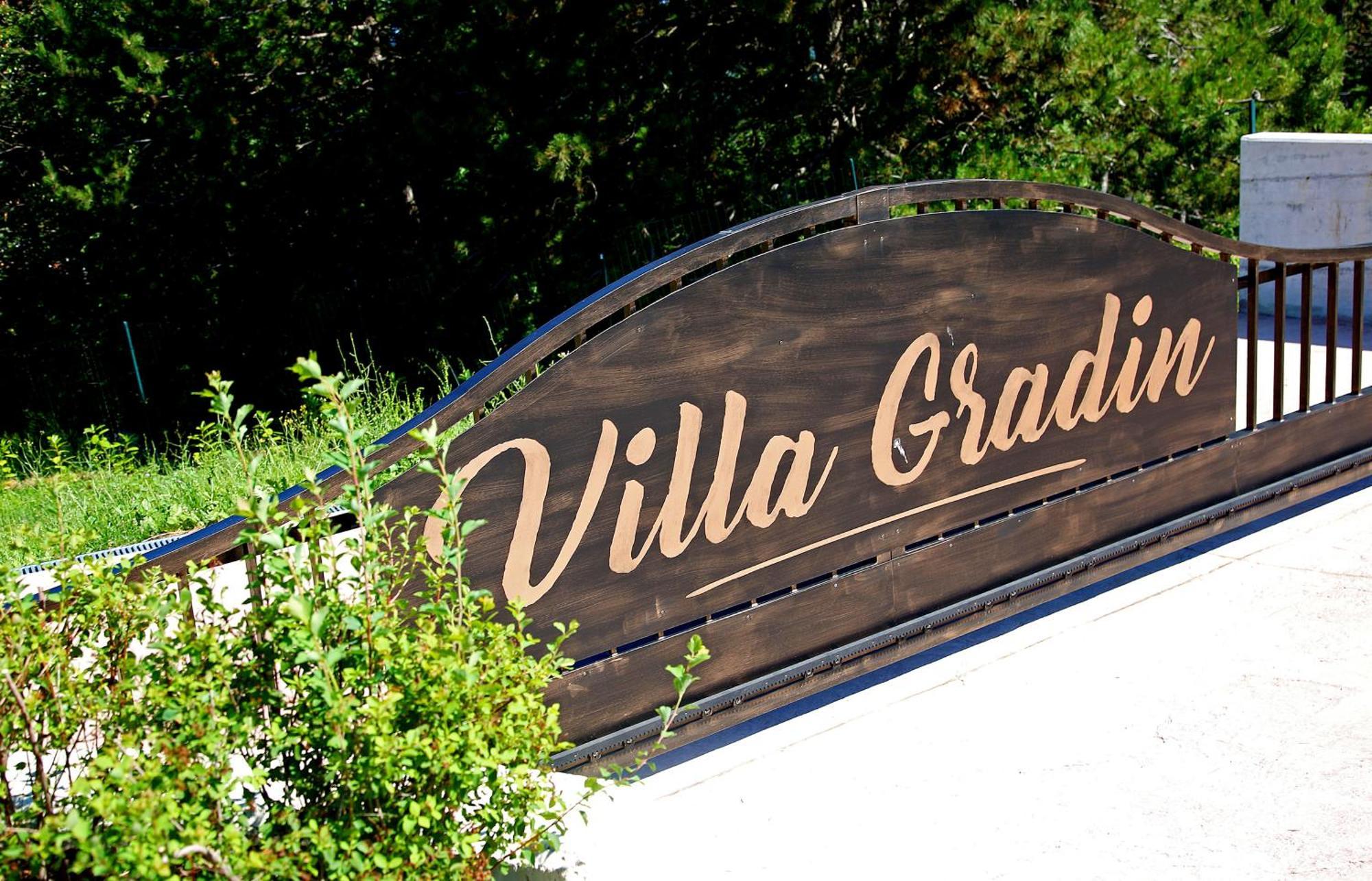 Luxury Villa Gradin Gracisce ภายนอก รูปภาพ